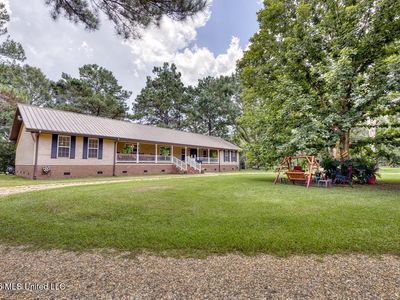 57 Thompson Ln