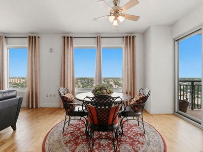215 CENTER ST APT 1805