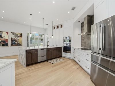 1835 Les Chateaux BLVD #204