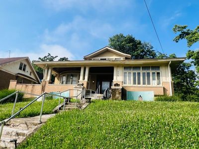 775 Clinton Springs Ave
