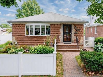 255-03 87th Dr