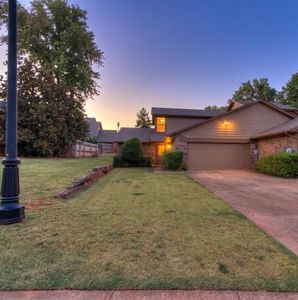 Property at 105 Woodbridge Cir, Edmond, OK