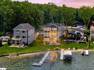 1573 S Crooked Lake Dr