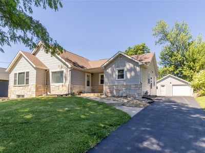 Property at 1230 Belmont Pkwy NW, Cedar Rapids, IA