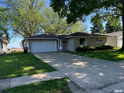 Property at 715 E Heights Ave, Taylorville, IL