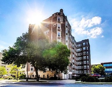 6334 N Sheridan Rd #2C