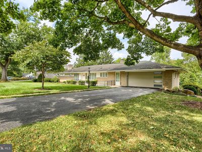 19 Eastgate Dr