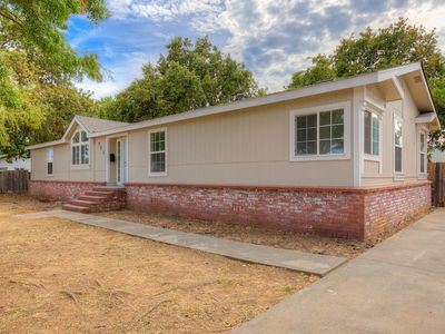 905 Fairview Dr