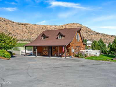 395 Heather Heights Dr