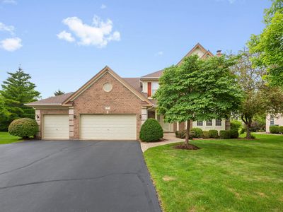 Property at 4 Wellesley Ct, Hawthorn Woods, IL