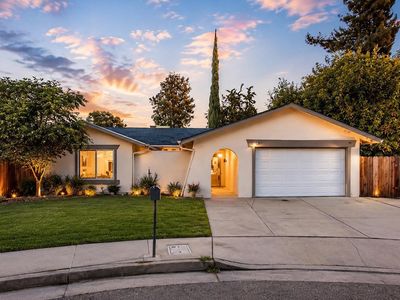 205 Oakhurst Ct