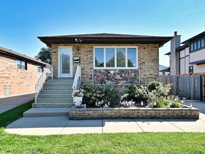 2329 Trumbull Ave