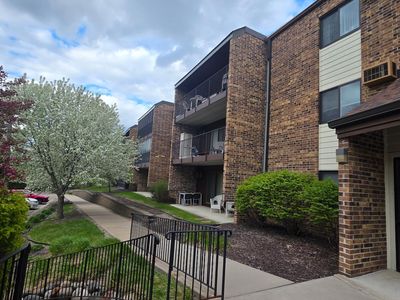 35 Nathan Ln N APT 325