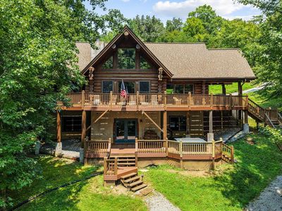 136 Landmark Dr
