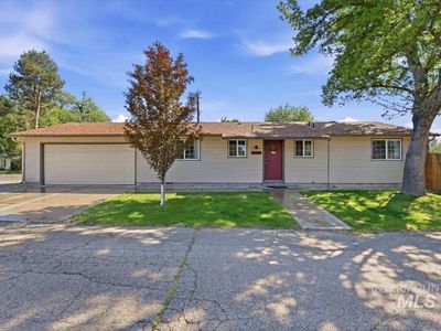 1809 W Malad Ln