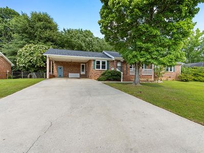 208 Sylvan Rd