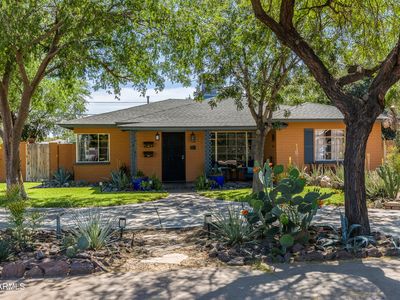 1601 W MULBERRY Drive