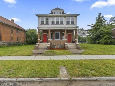 3008 Lothrop Ave