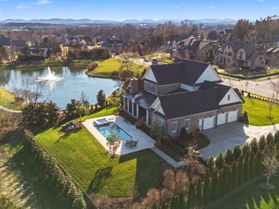1204 Echo Ln