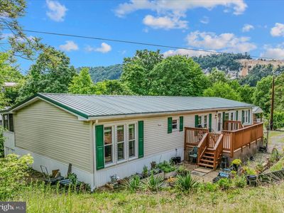 32 Sherrill Ln