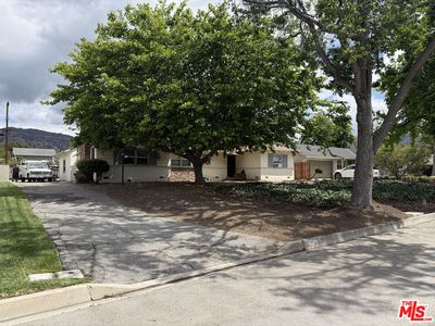 727 E Mountain View Ave