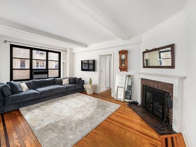 235 E 22nd St APT 12T