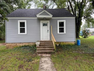 502 E Locust St