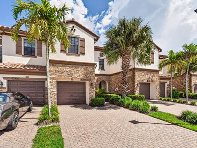 10306 WELLINGTON PARC Drive