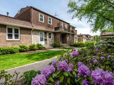 2514 Essex Ct #52
