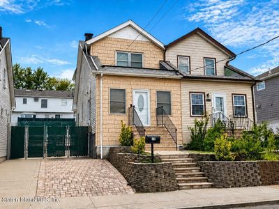44 Parker St
