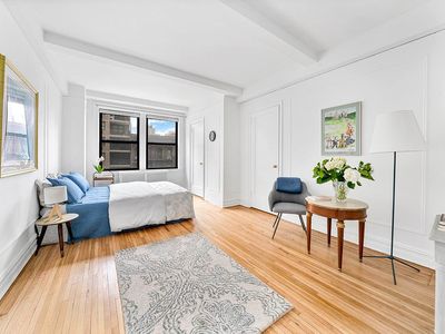 457 W 57th St #603