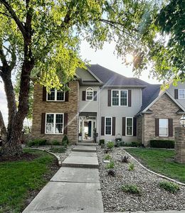 709 Lakeshore Dr
