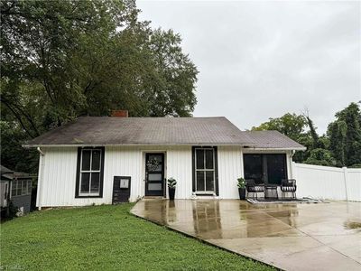 144 W Elm St