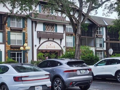 3750 Inverrary Dr #2Z