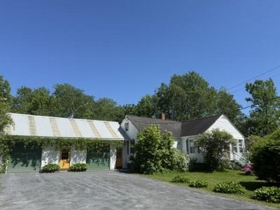 202 Middle Road
