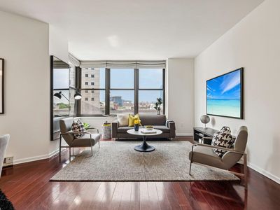 102 Christopher Columbus Dr APT 701