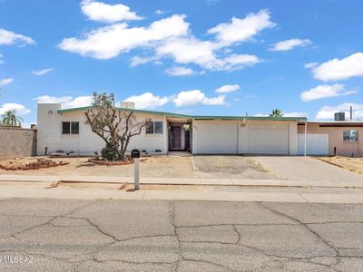 7540 E Poinciana Dr
