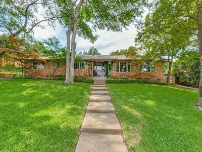 6828 Hyde Park Dr