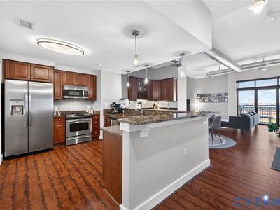 123 College Pl Unit 804