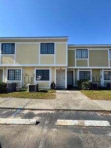 1207 Pinegrove Dr. #B