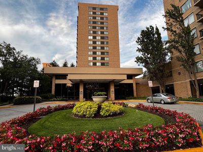 3709 S George Mason Dr APT 205E