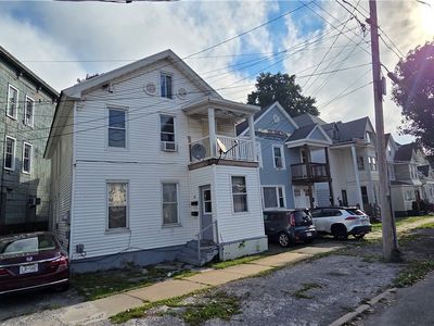 745 Mary St