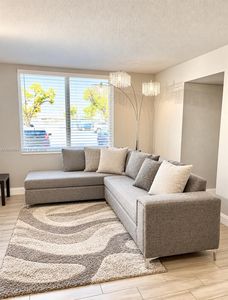 1885 W 56th St APT 110