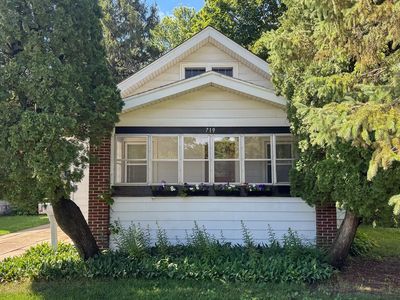 719 Lawn Dr