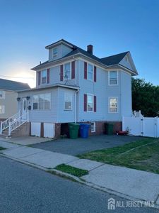 11 E Kupsch St