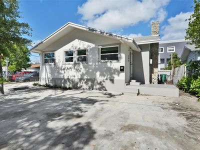 244 SW 14th Ave