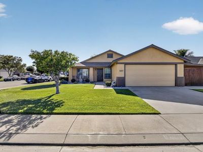 9667 Douglas Ave