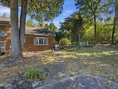 221 Brentwood Way