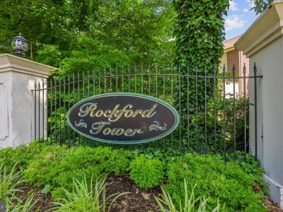 7 Rockford Rd APT E1