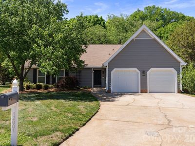 12001 Lazy Willow Ln
